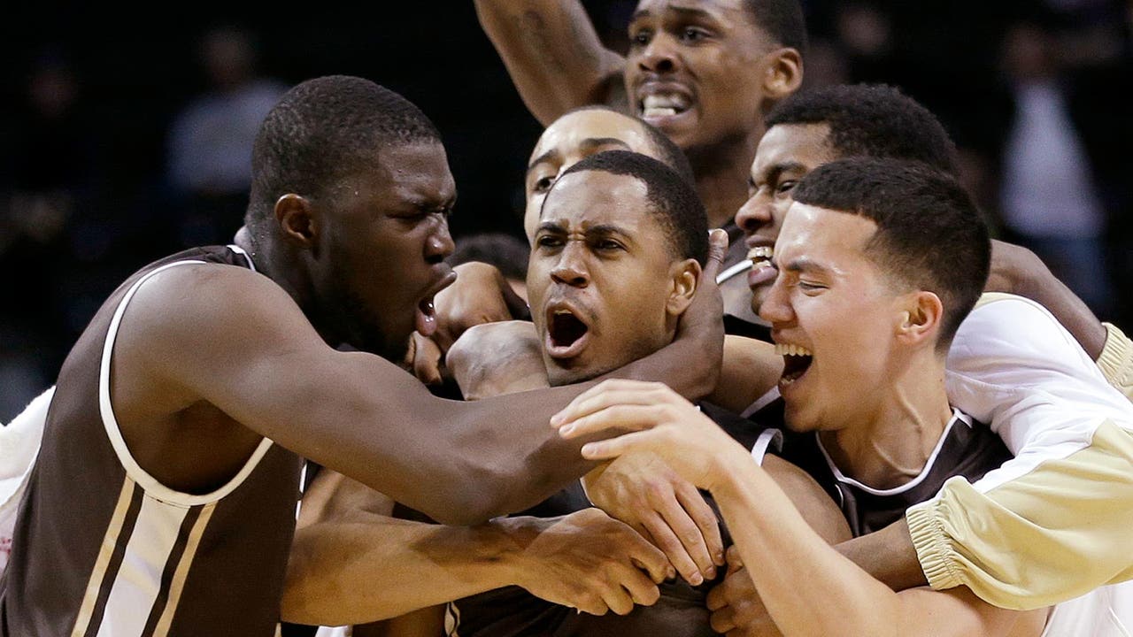 St. Bonaventure stuns No. 18 Saint Louis with Gathers' buzzer-beater